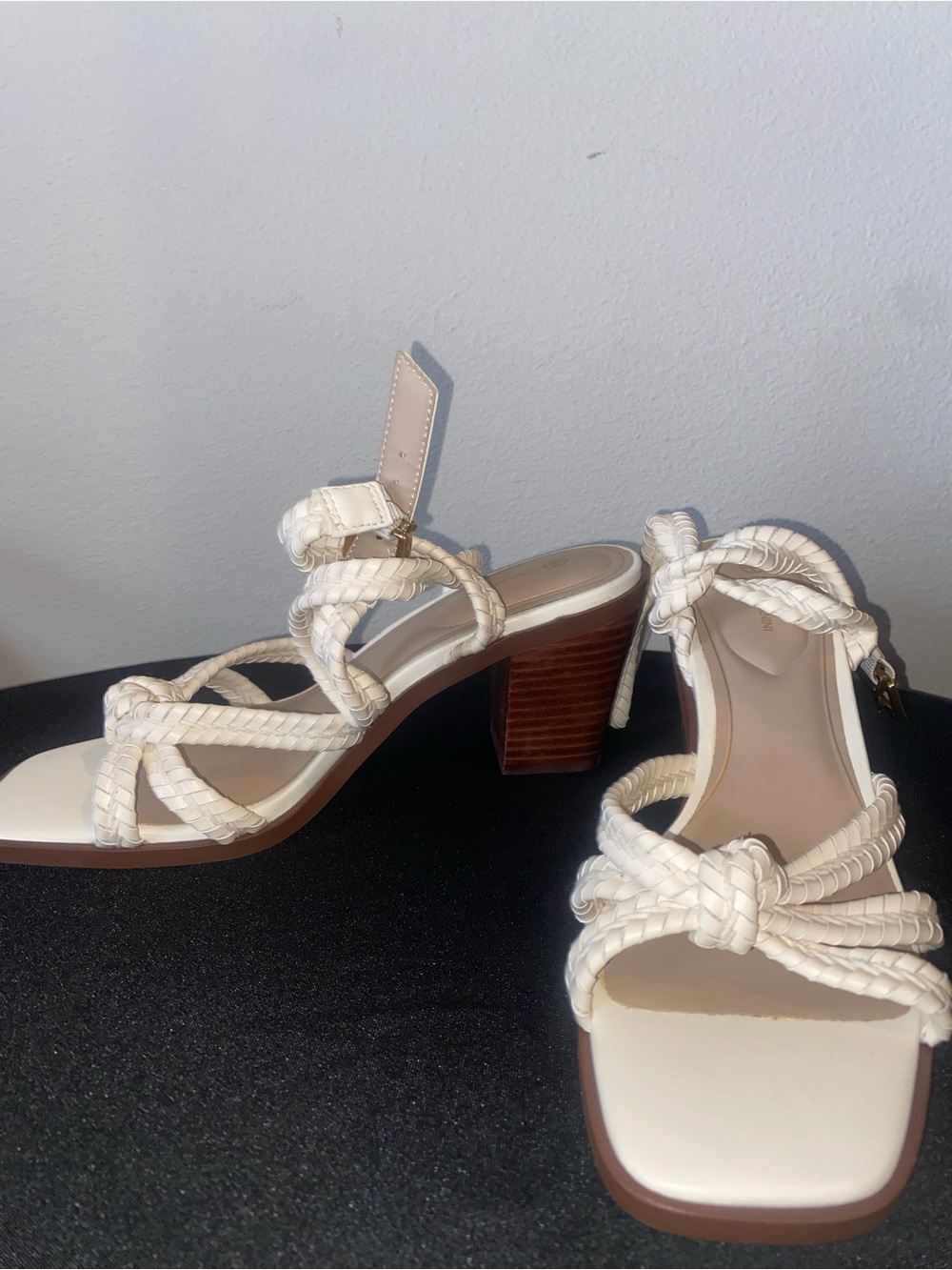 Giani Bernini Cream Braided Strap Block Heel Sandals Sz 6.5
